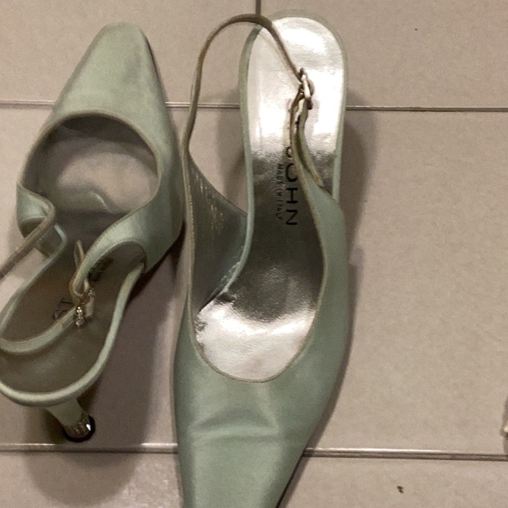 Ladies St. John light aqua sling back shoes size 7 medium with crystal on heel